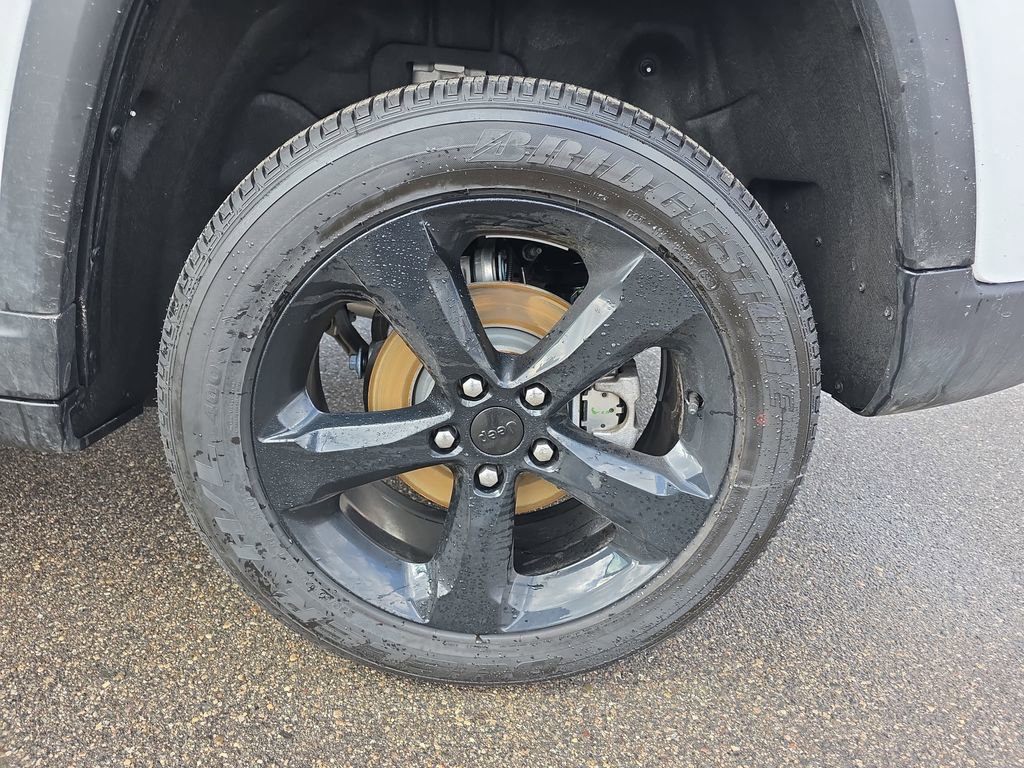 New 2025 Jeep Grand Cherokee Altitude image 33