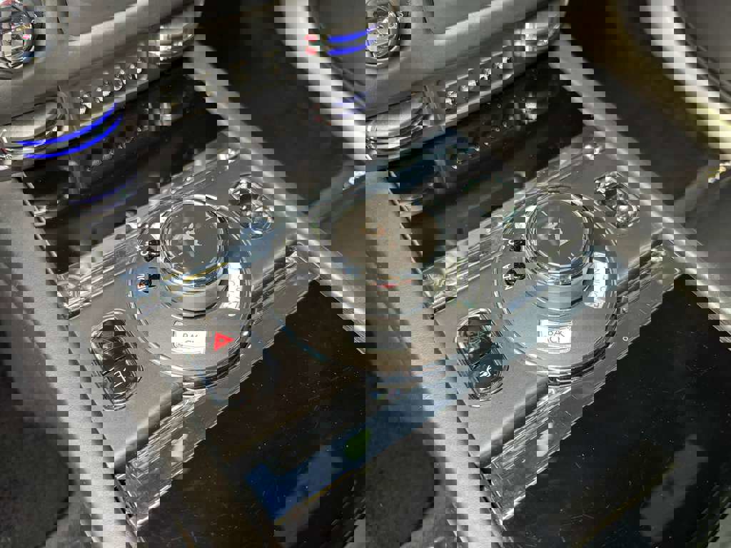 Used 2019 Rolls-Royce Dawn image 31