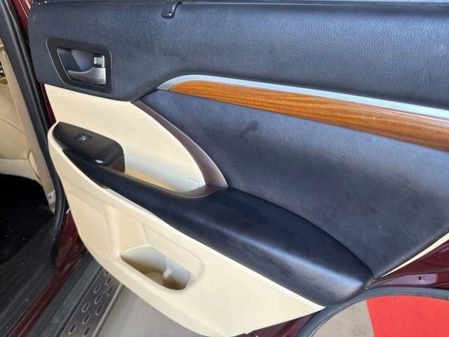 Used 2019 Toyota Highlander Limited Platinum image 38