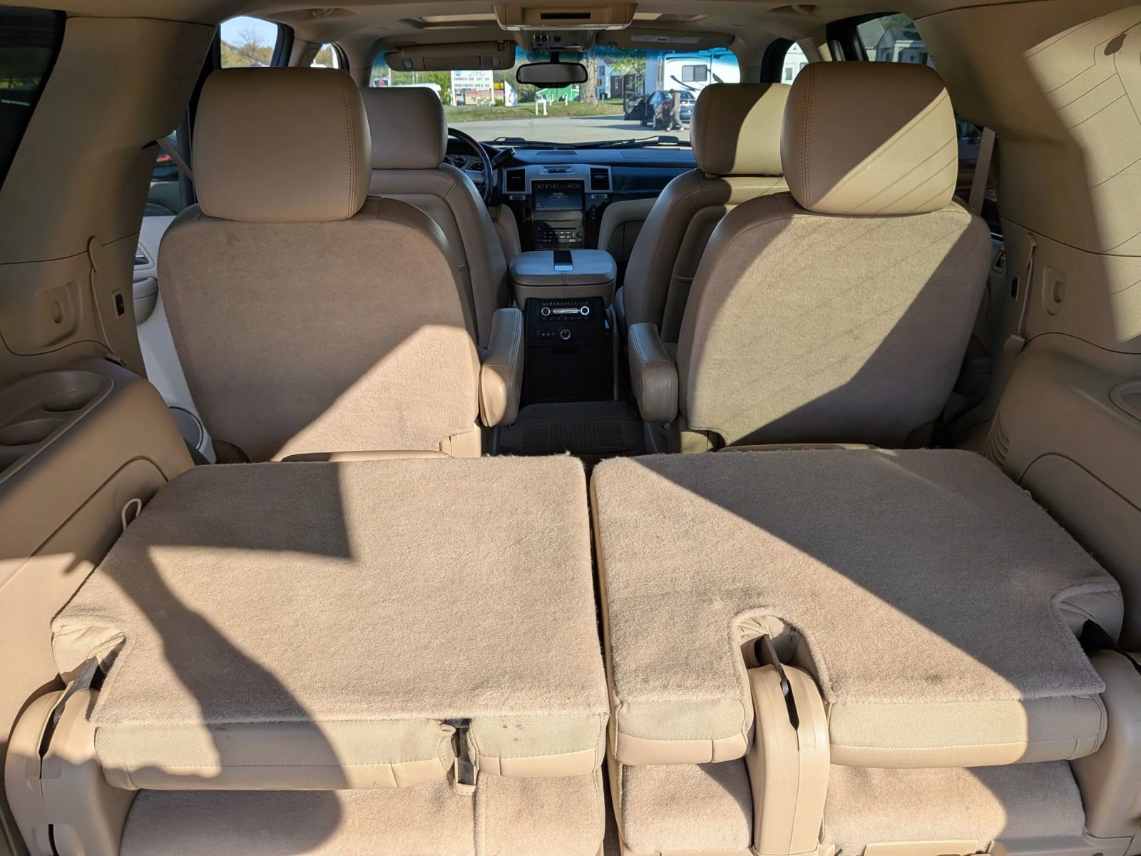 Used 2011 Cadillac Escalade Premium AWD/4WD image 32