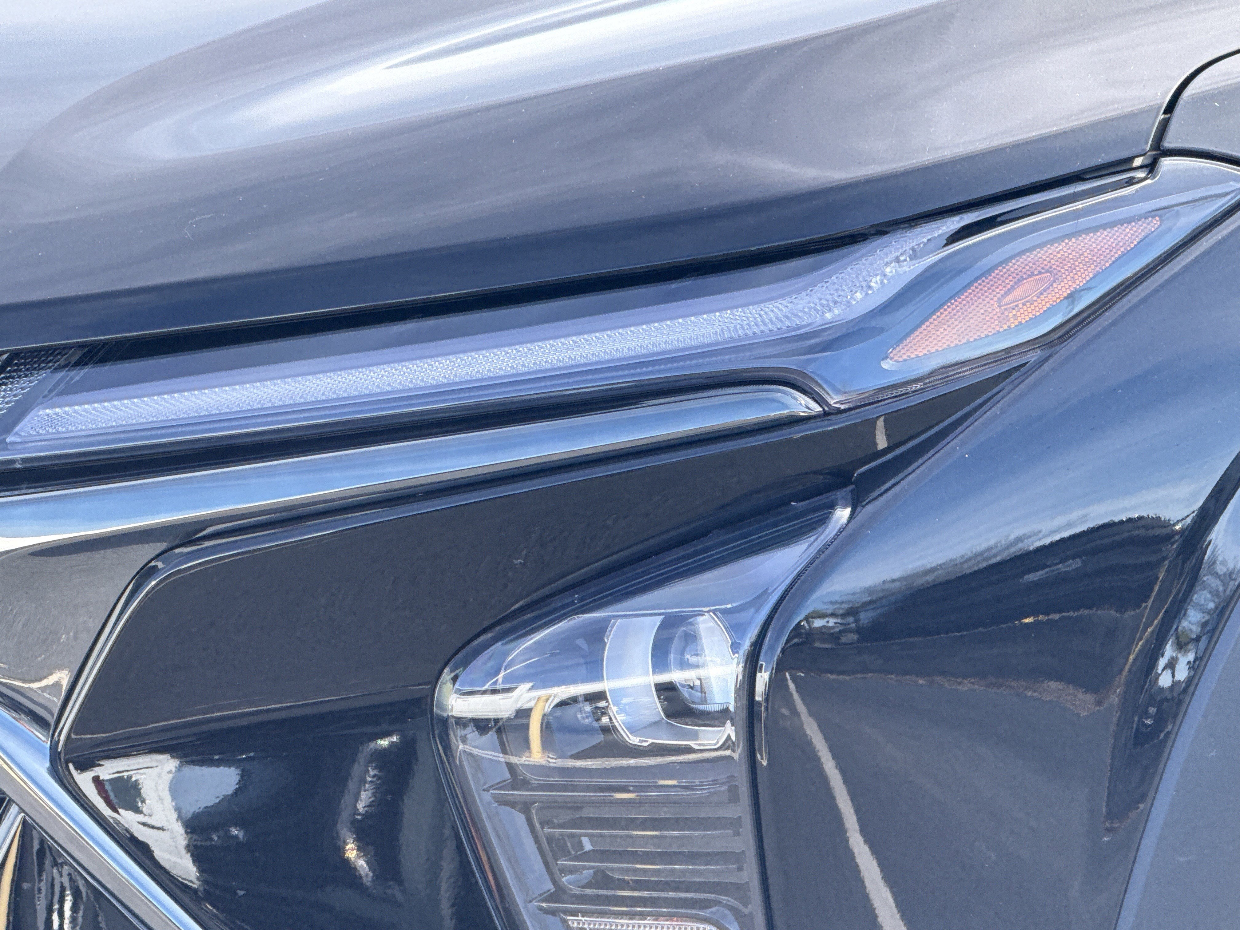 Certified 2025 Chevrolet Trax RS w/ Driver Confidence Package image 10