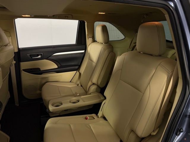 Used 2019 Toyota Highlander XLE image 15