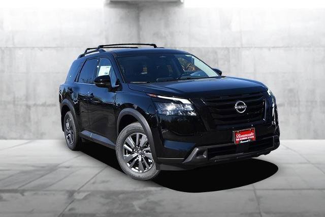 New 2025 Nissan Pathfinder SV image 2
