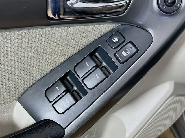 Used 2013 Kia Forte EX image 16