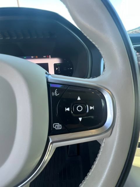 Used 2024 Volvo XC90 T8 Ultimate w/ Protection Package Premier AWD/4WD image 12