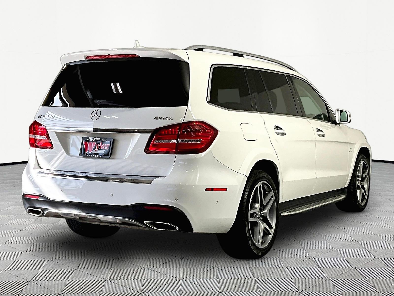Used 2017 Mercedes-Benz GLS 550 4MATIC image 6