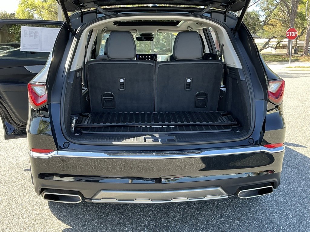 Used 2025 Acura MDX FWD image 17