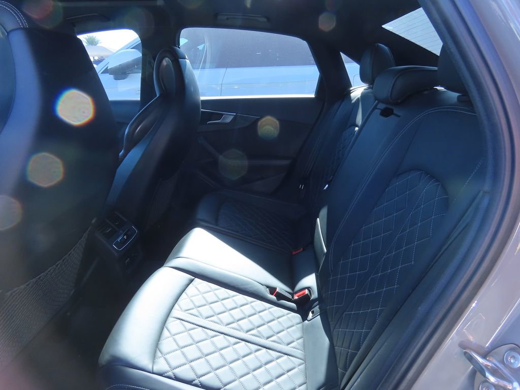 Used 2021 Audi S4 Premium Plus w/ Premium Plus Package image 11