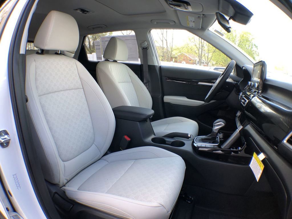 Used 2021 Kia Seltos EX image 44