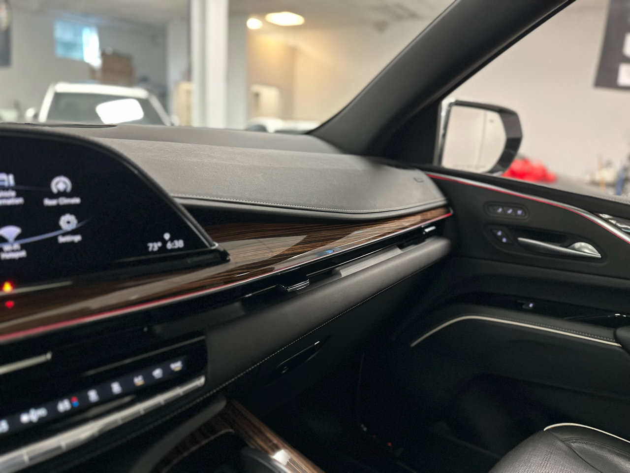 Used 2023 Cadillac Escalade Premium Luxury w/ Performance Package image 29