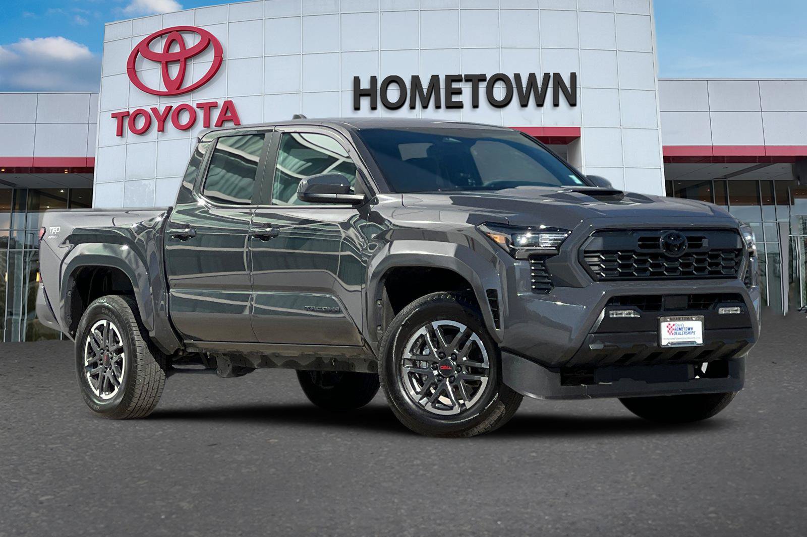Used 2026 Toyota Tacoma TRD Sport AWD/4WD image 2