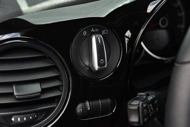Used 2018 Volkswagen Beetle 2.0T S FWD image 11