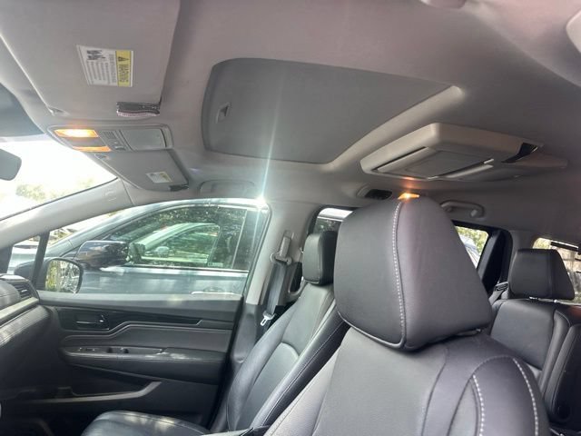 Used 2022 Honda Odyssey Touring image 11