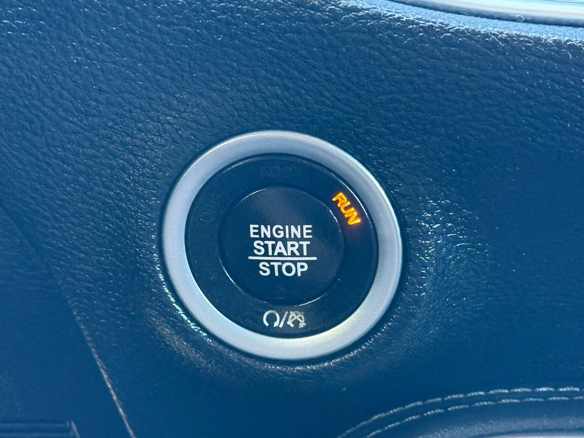 Used 2018 Dodge Challenger SXT w/ Driver Convenience Group RWD image 35