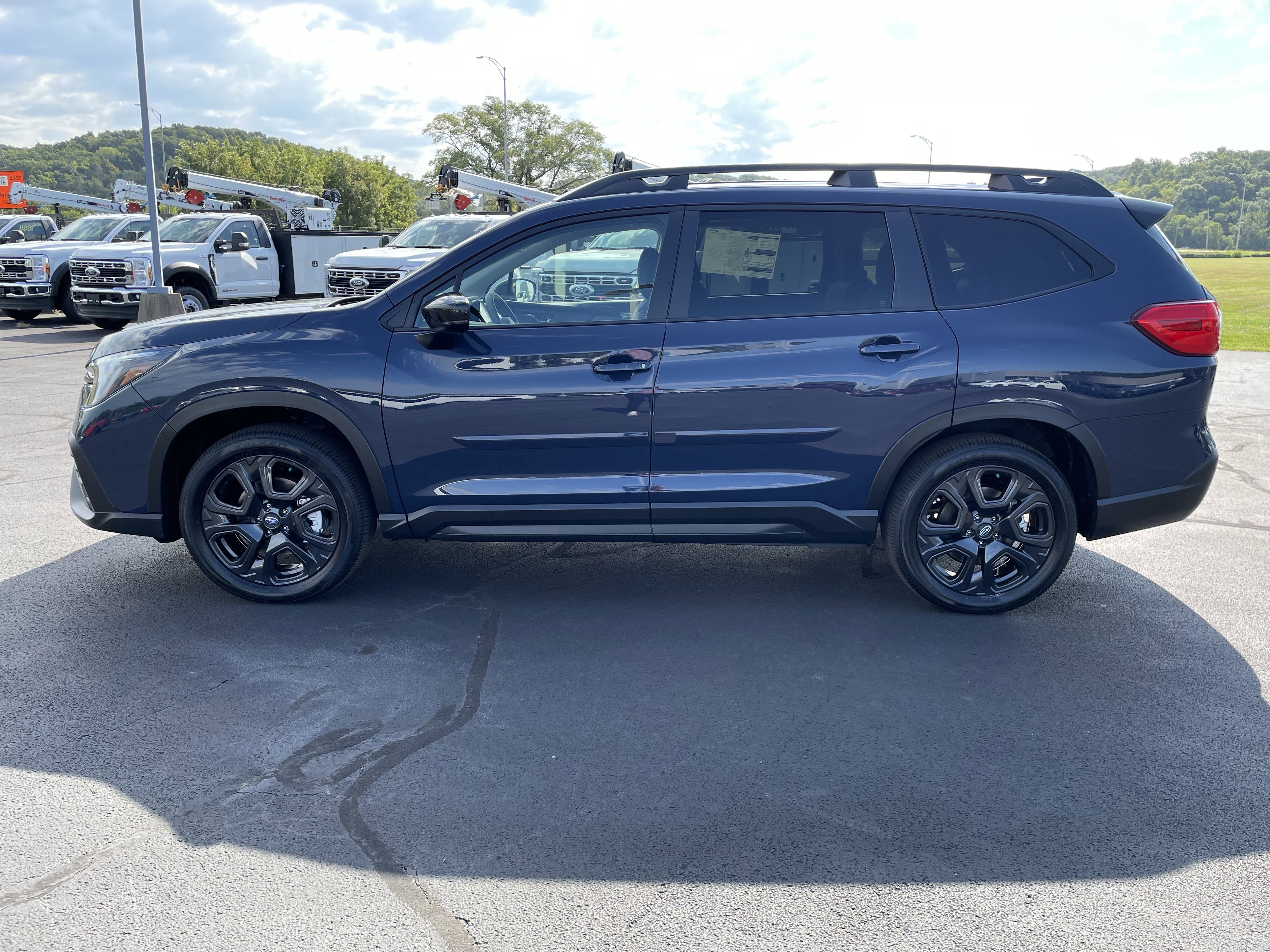 New 2025 Subaru Ascent Onyx Edition image 2