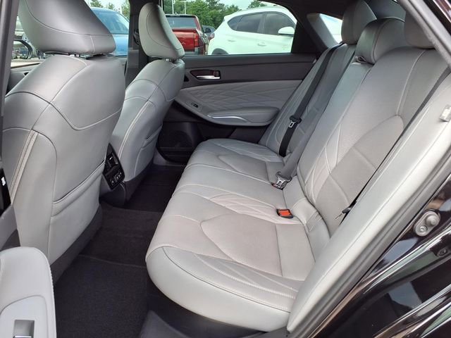 Used 2019 Toyota Avalon Limited image 19
