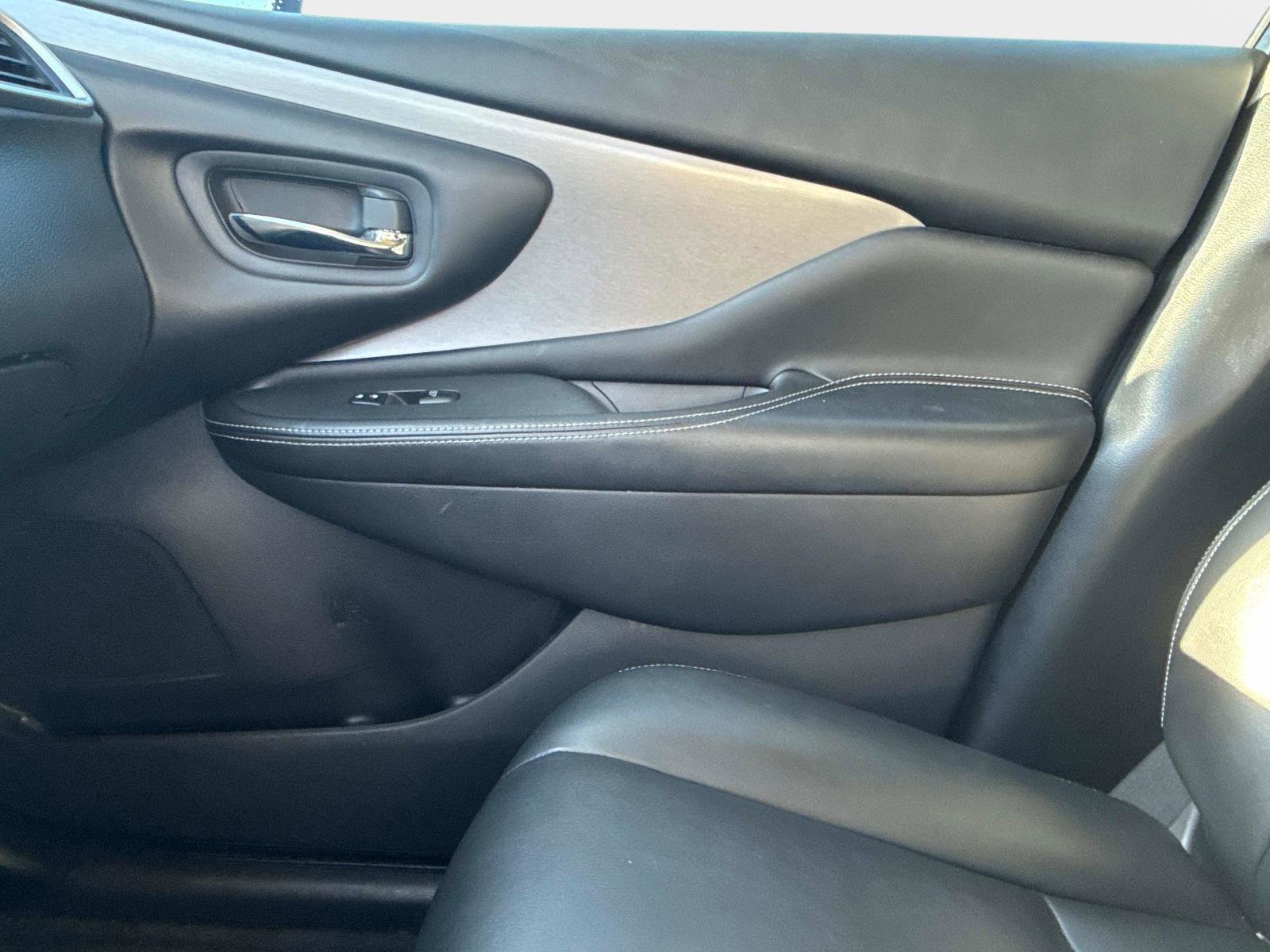 Used 2022 Nissan Murano SV w/ SV Midnight Edition Package image 23