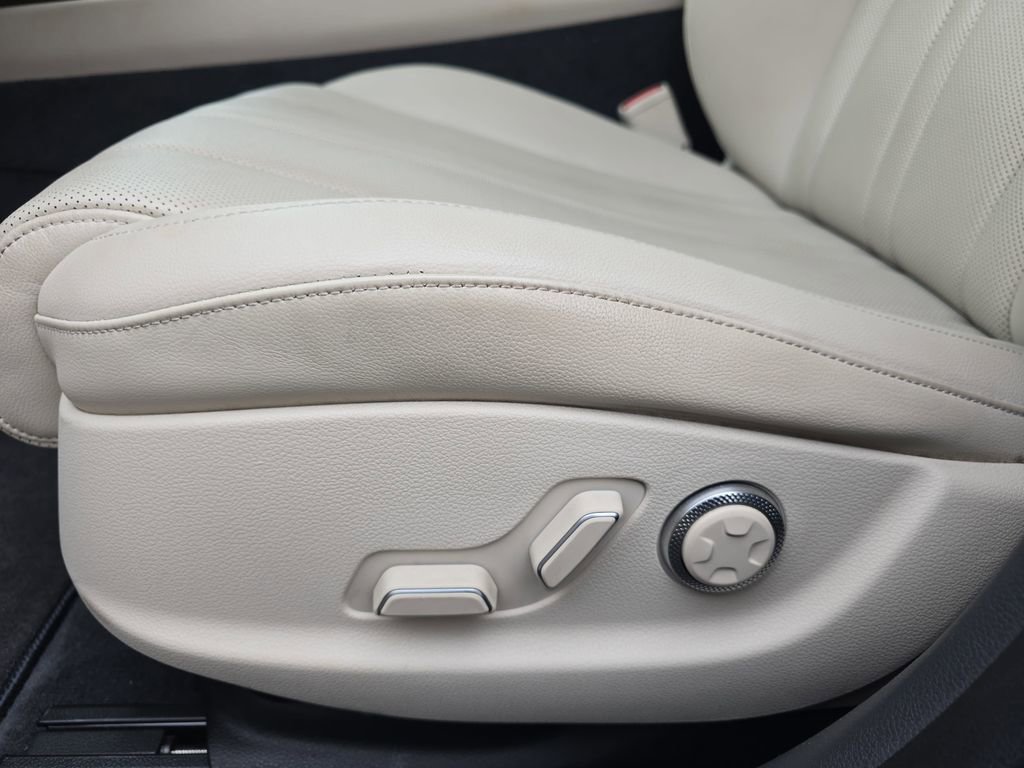 Used 2022 Genesis G80 2.5T w/ Advanced Package image 29