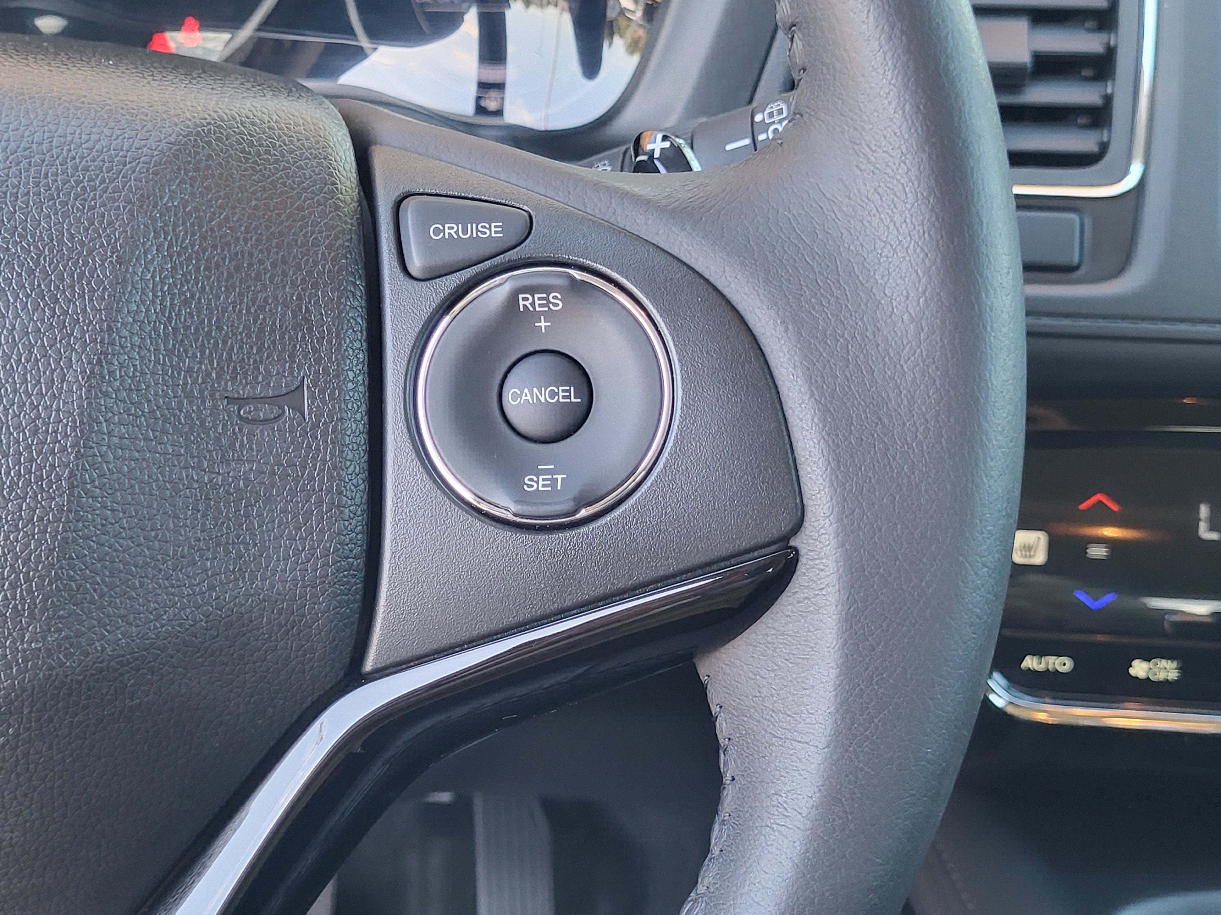 Used 2018 Honda HR-V EX-L image 16
