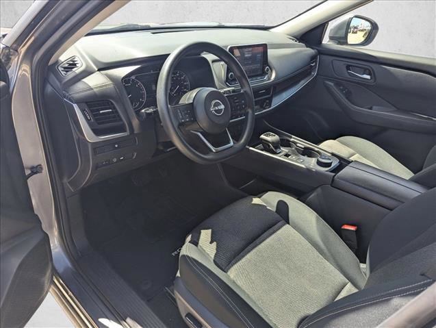 Used 2024 Nissan Rogue SV image 10