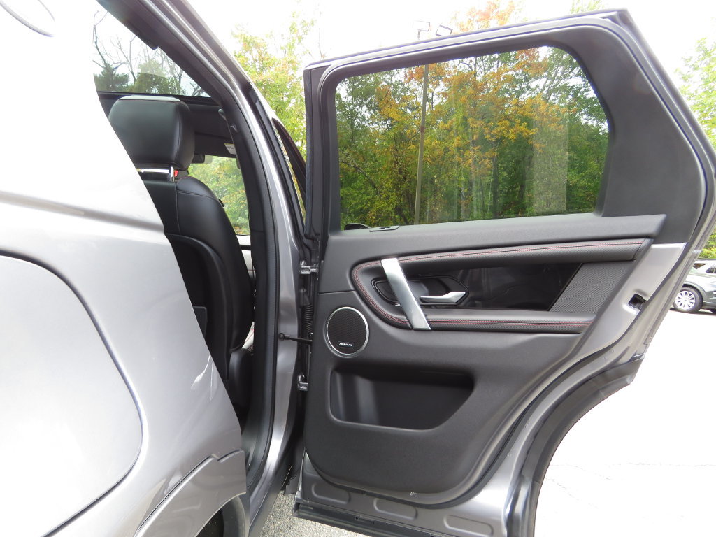 Used 2020 Land Rover Discovery Sport SE R-Dynamic AWD/4WD image 15