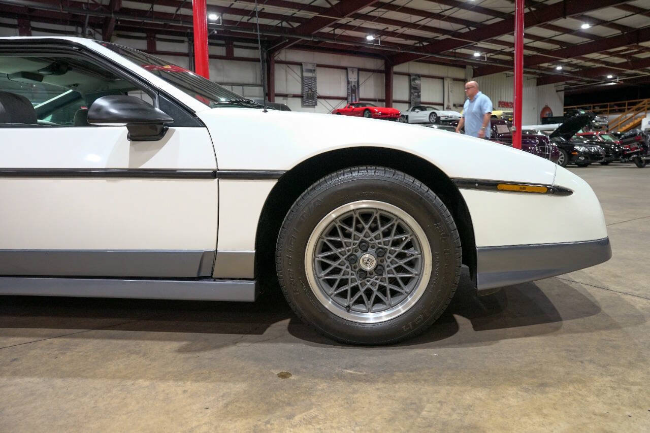 Used 1987 Pontiac Fiero GT RWD image 11