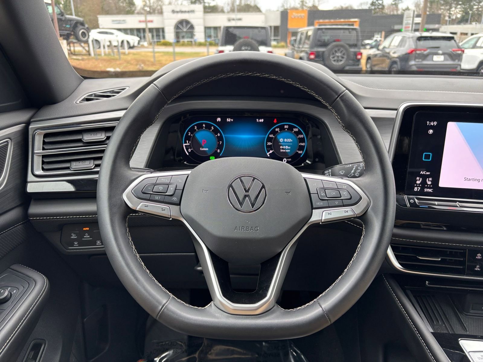 Used 2025 Volkswagen Atlas Cross Sport SE image 28