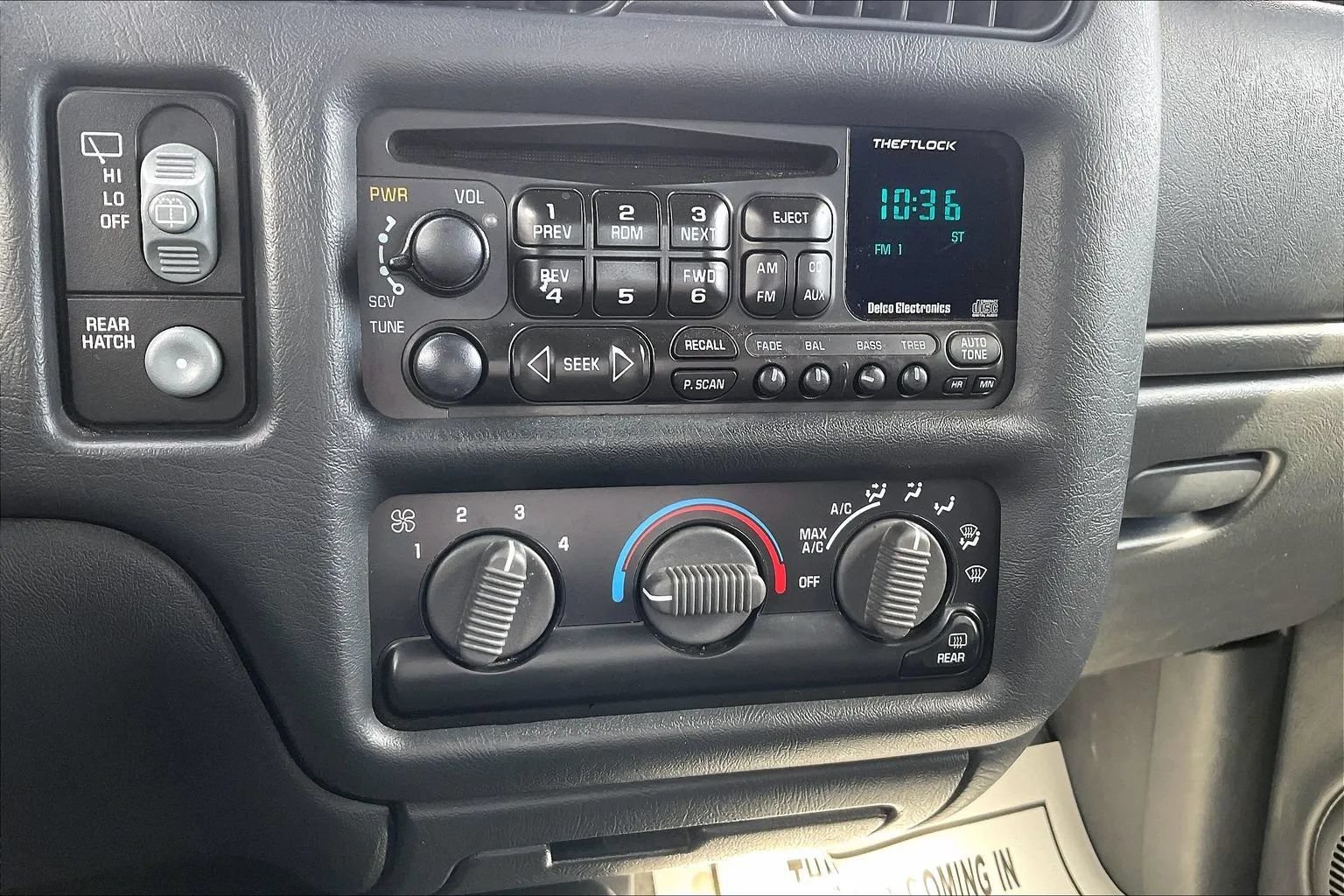 Used 2000 Chevrolet Blazer LS w/ LS Preferred Equipment Group AWD/4WD image 15