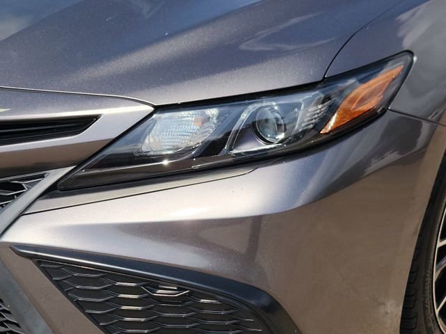 Used 2022 Toyota Camry SE FWD image 9