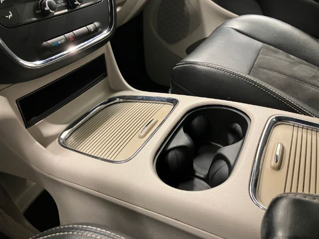 Used 2019 Dodge Grand Caravan SXT FWD image 38