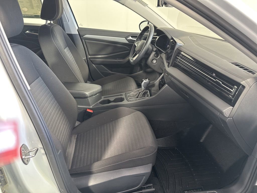 Used 2025 Volkswagen Jetta S image 23