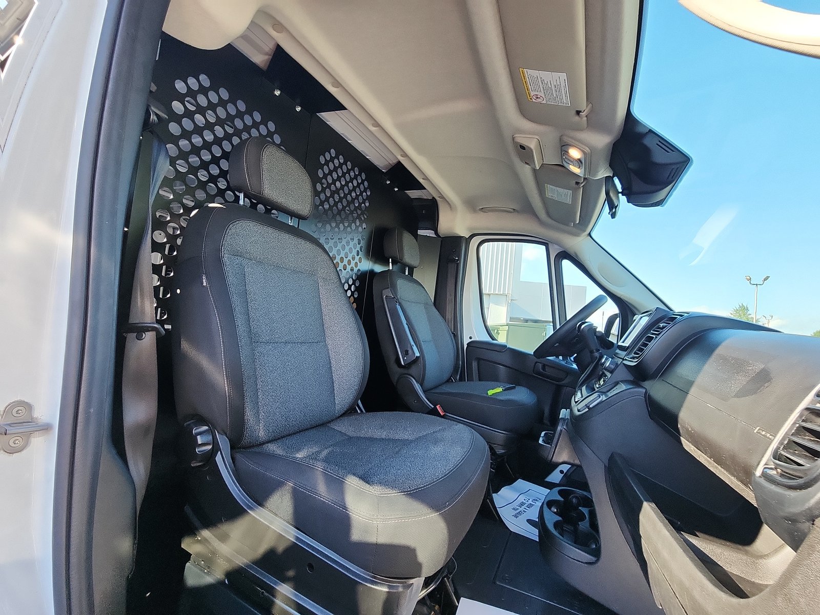 Used 2025 RAM ProMaster 2500 w/ U-Haul Equipment Group FWD image 23