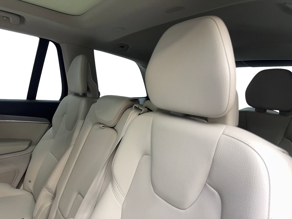Used 2024 Volvo XC90 B5 Core w/ Protection Package Premier AWD/4WD image 35