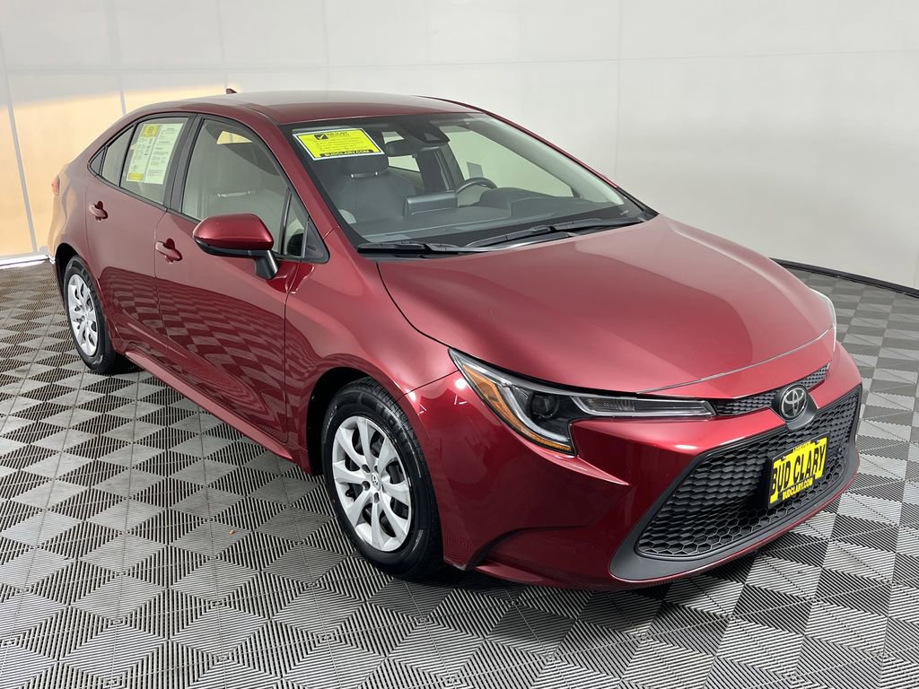 Used 2022 Toyota Corolla LE image 3