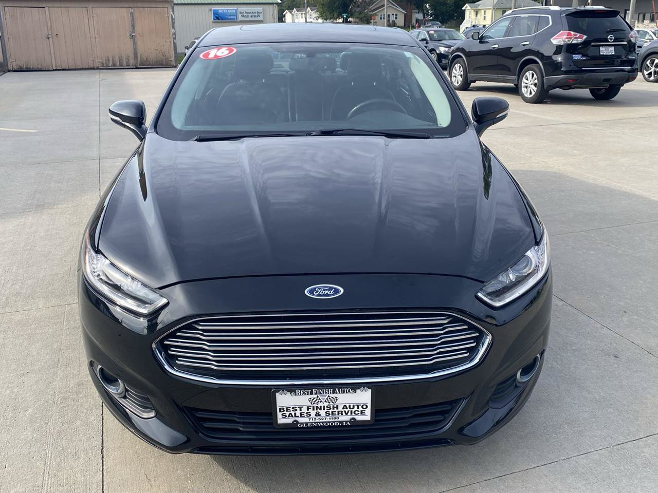 Used 2016 Ford Fusion SE w/ Equipment Group 202A AWD/4WD image 3