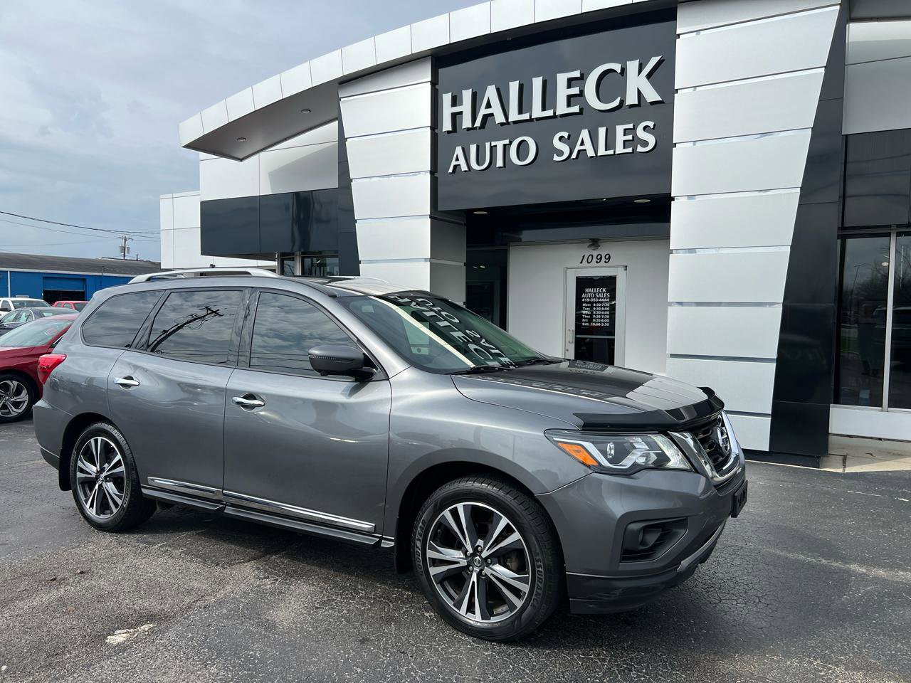 Used 2019 Nissan Pathfinder Platinum AWD/4WD image 7