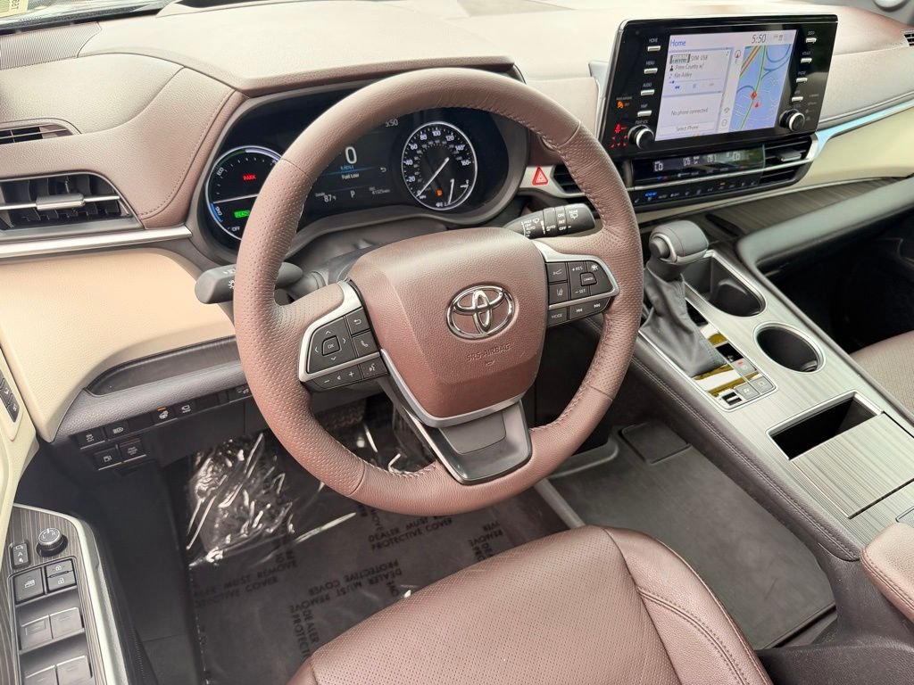 Certified 2024 Toyota Sienna Platinum FWD image 22