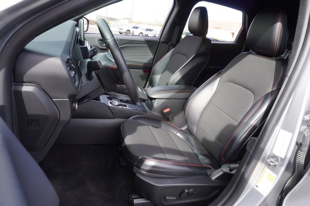 Used 2024 Ford Escape ST-Line image 13