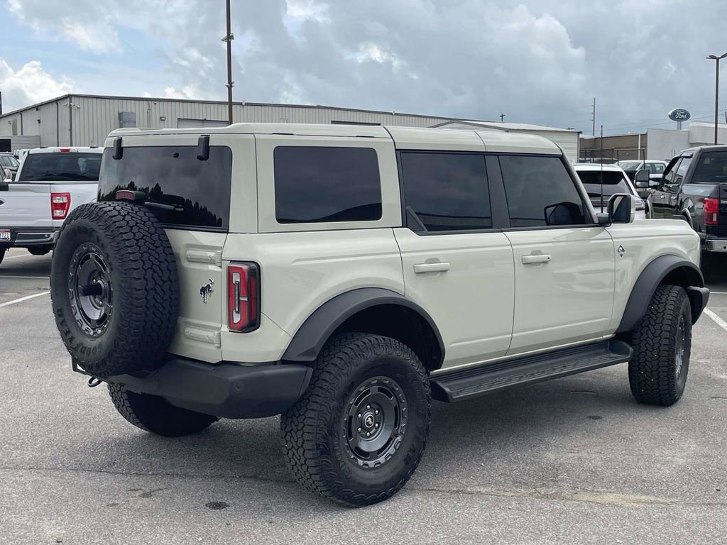 Used 2025 Ford Bronco Outer Banks w/ Sasquatch Package AWD/4WD image 3