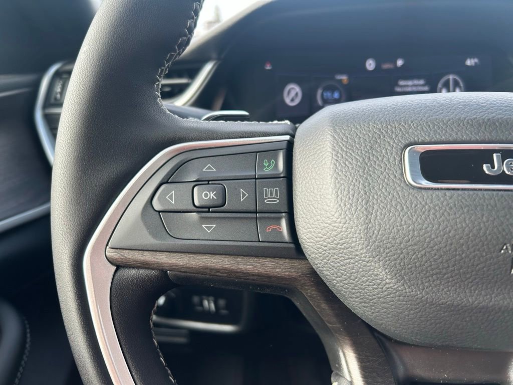 New 2025 Jeep Grand Cherokee Limited image 9