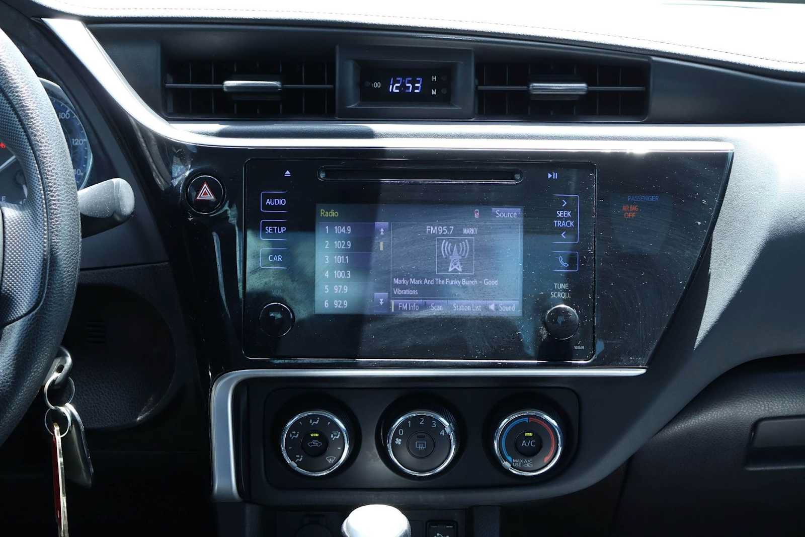 Used 2018 Toyota Corolla L FWD image 16