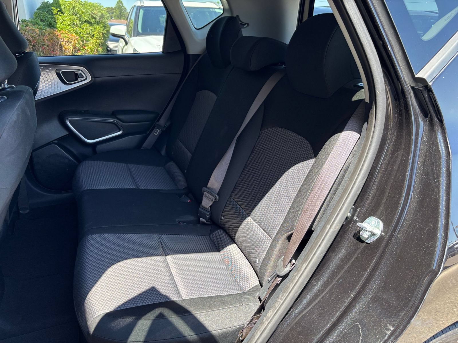 Used 2025 Kia Soul LX w/ LX Technology Package FWD image 30