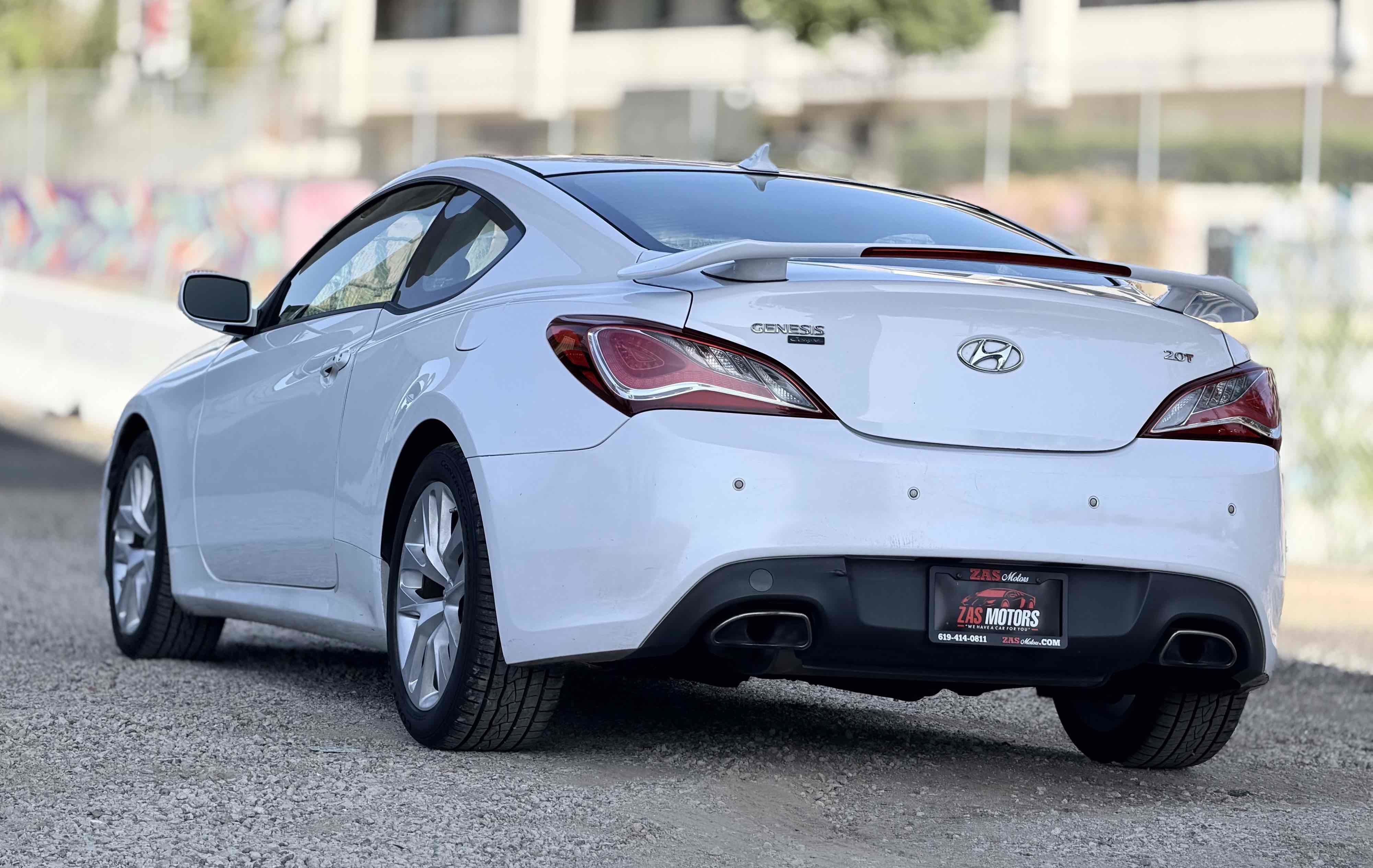 Used 2014 Hyundai Genesis 2.0T image 8