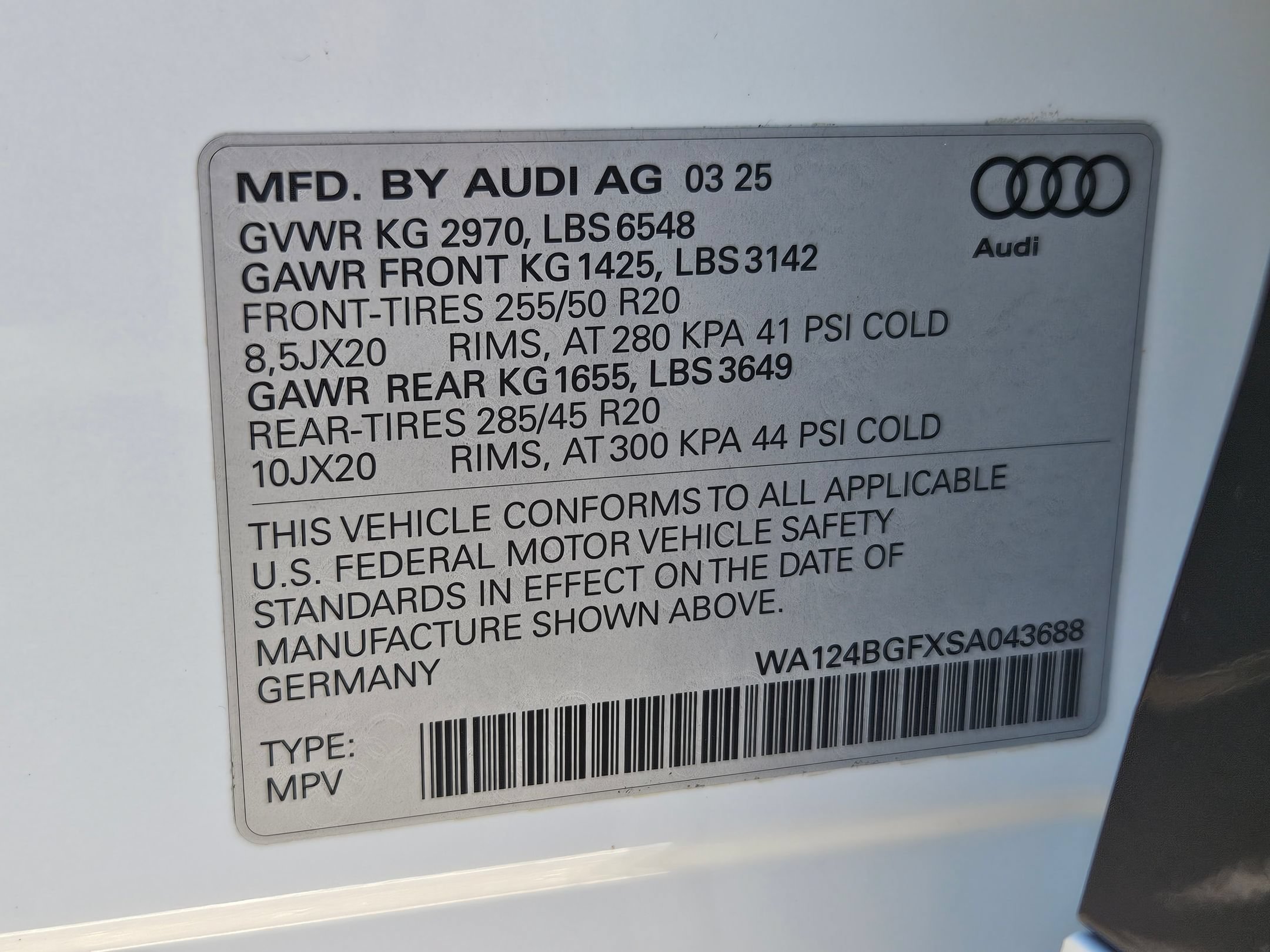 Used 2025 Audi Q6 e-tron Premium Plus w/ Premium Plus AWD/4WD image 33