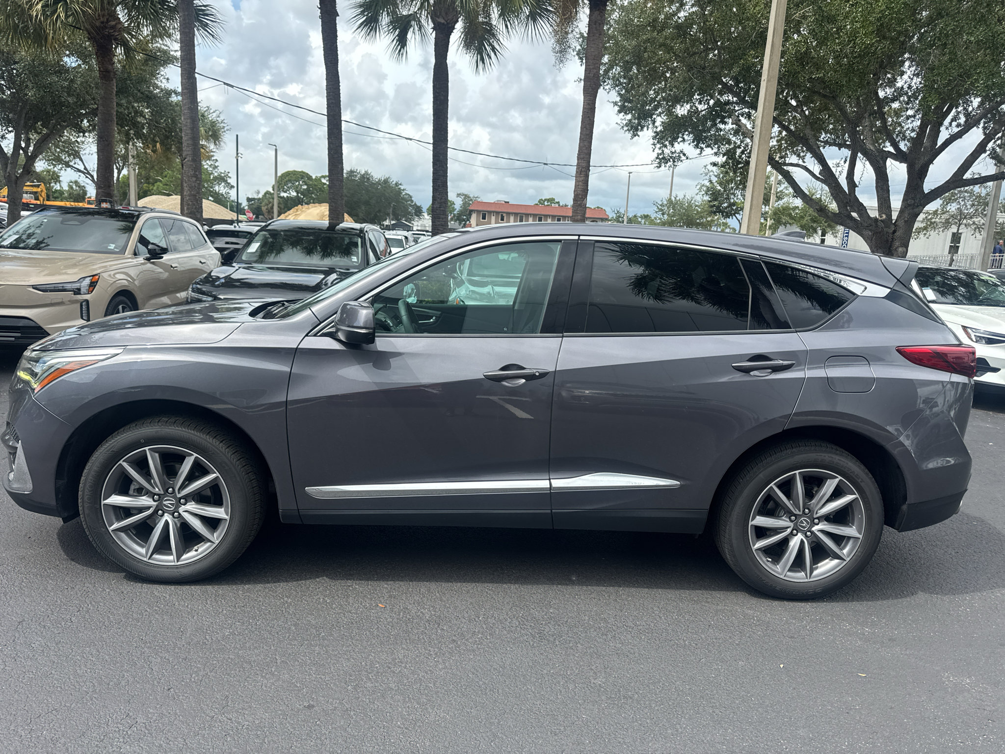 Used 2019 Acura RDX w/ Technology Package FWD image 4