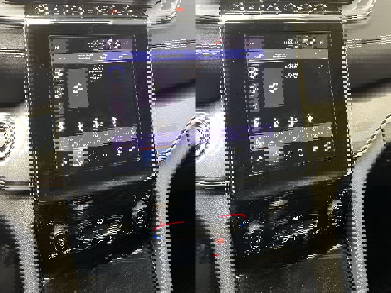 Used 2023 Jeep Grand Cherokee Laredo image 16