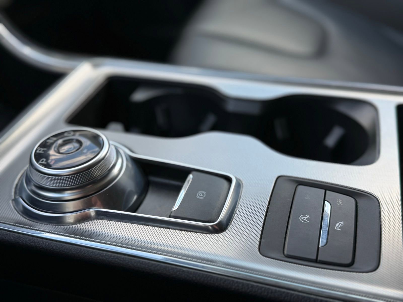 Used 2022 Ford Edge Titanium image 29