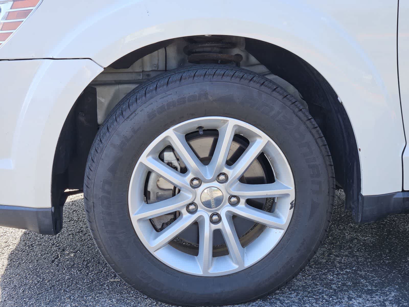 Used 2014 Dodge Journey SXT w/ Flexible Seating Group FWD image 9