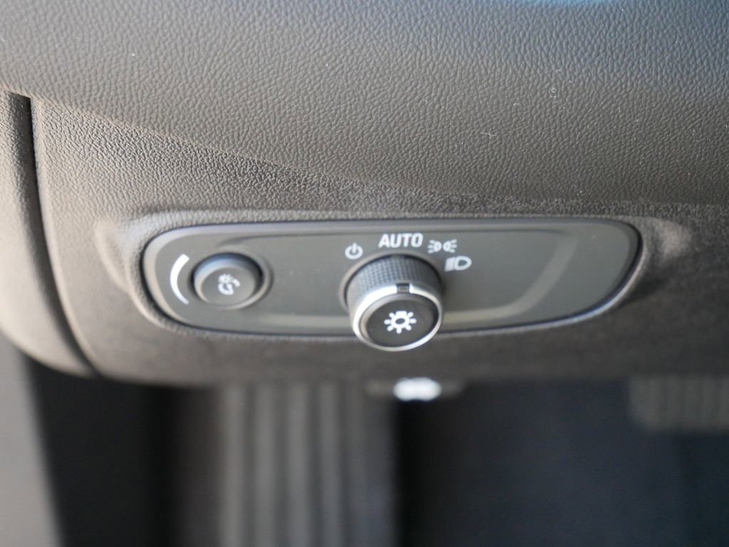 Used 2019 Chevrolet Equinox LT image 17