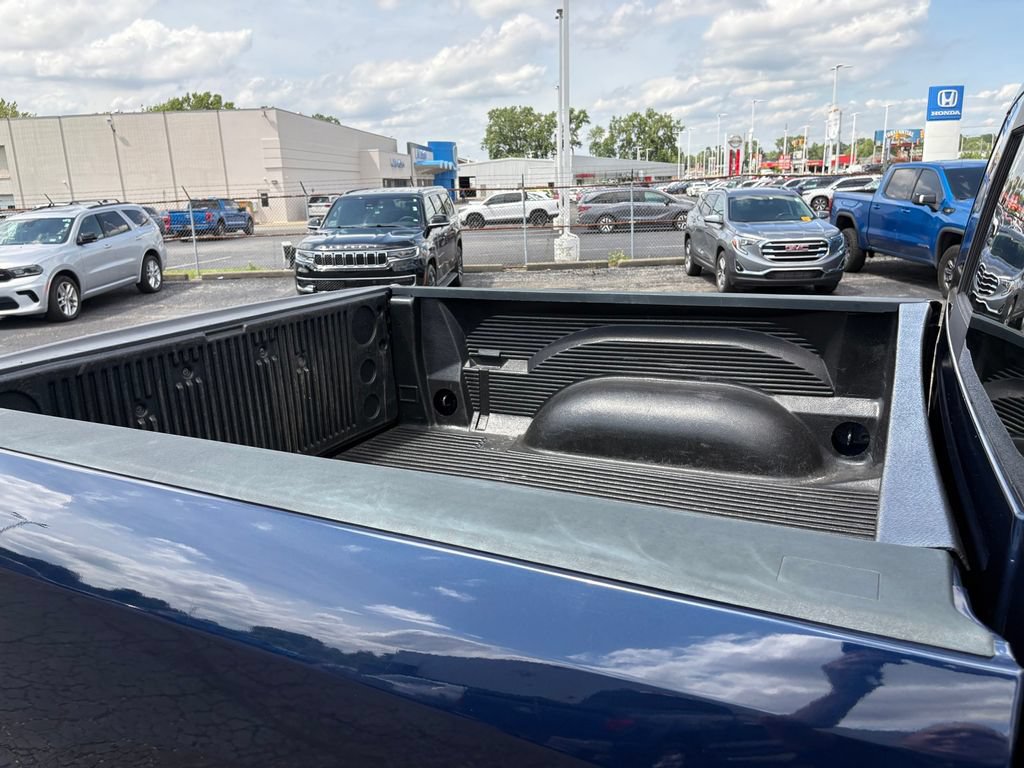 Used 2018 RAM 1500 Classic SLT AWD/4WD image 13